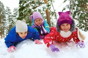 children-playing-in-snow