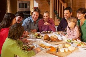 family-in-lodge-dining-together