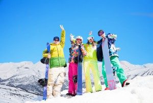 happy-friends-on-mountaintop-waving