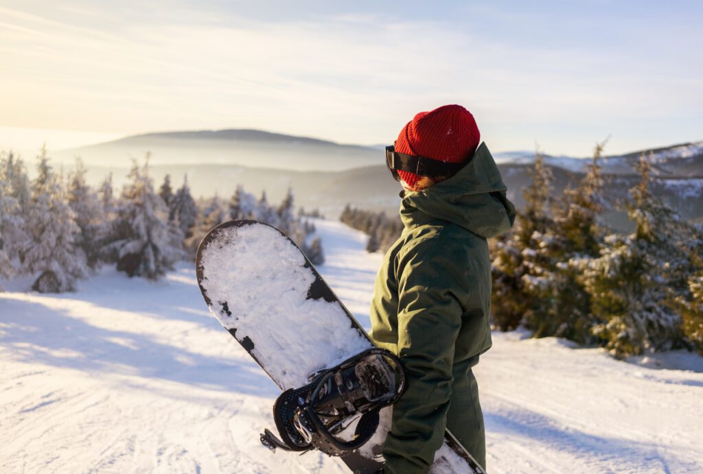 With wide open runs for beginners to more advanced trails with massive vertical drops, the state of Colorado has a little something for everyone. 